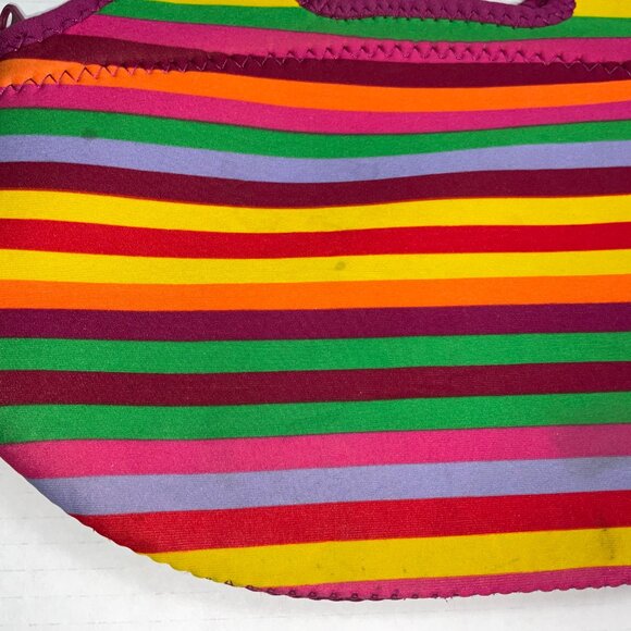 Byo Neoprene Zippered Lunch box - Picture 4 of 9